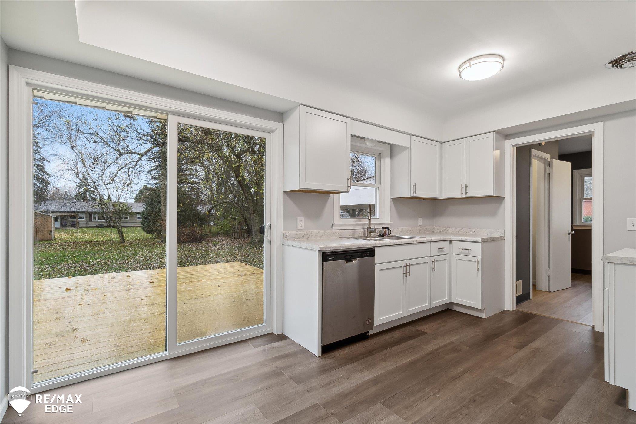 4334 Risedorph Avenue Burton, MI 48509 - Photo 10 of 32 50161485-397c920e-b330-4867-a355-891cc1a63c58.JPG