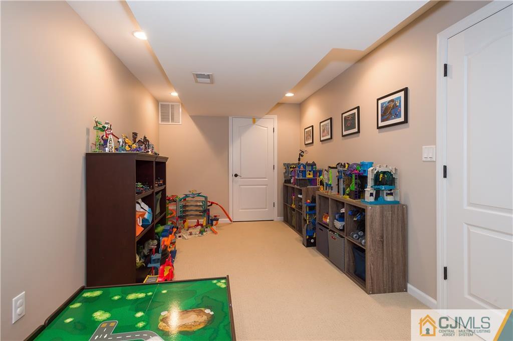 11 Carnation Road Monroe Township, NJ 08831 - Photo 22 of 25 Gallery Image 22