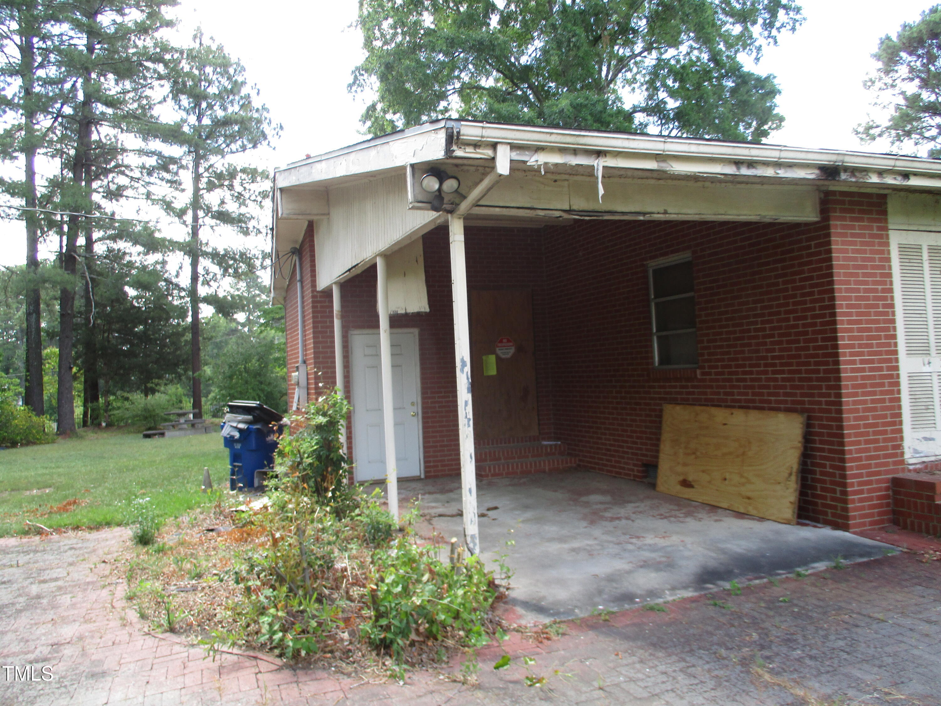 1432 Cross Link Road Raleigh, NC 27610 - Photo 7 of 16 IMG_1484