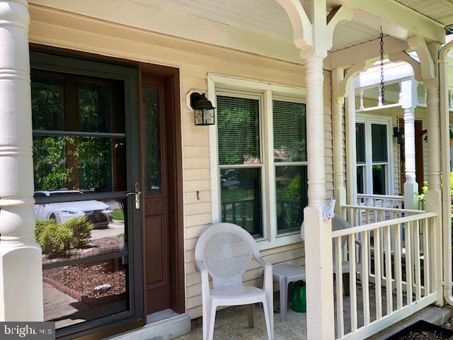 950 Riversedge Circle Annapolis, MD 21401 - Photo 3 of 32 COVERED FRONT PORCH