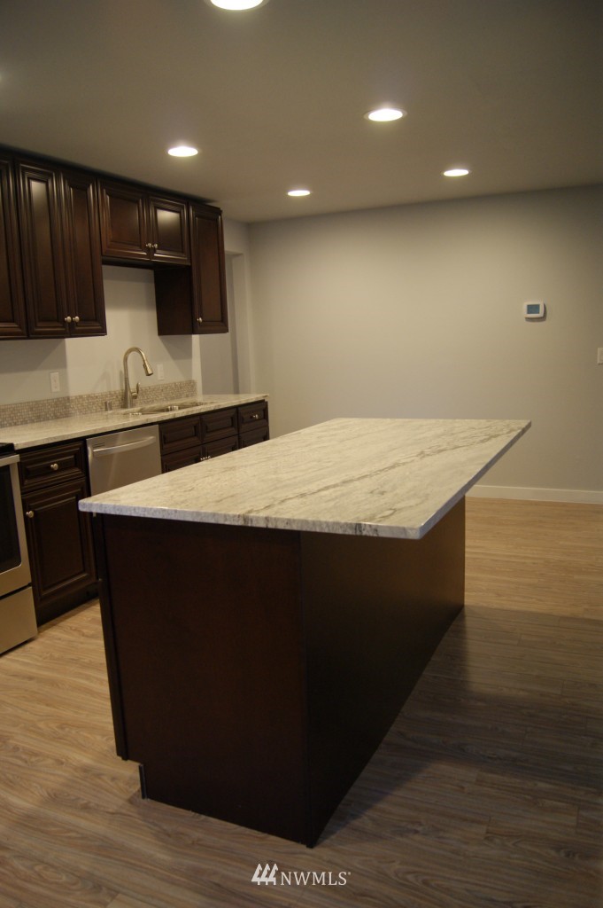 14419 158th Place Southeast Renton, WA 98059 - Photo 5 of 13