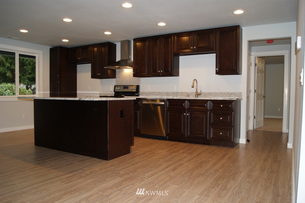 14419 158th Place Southeast Renton, WA 98059 - Photo 6 of 13