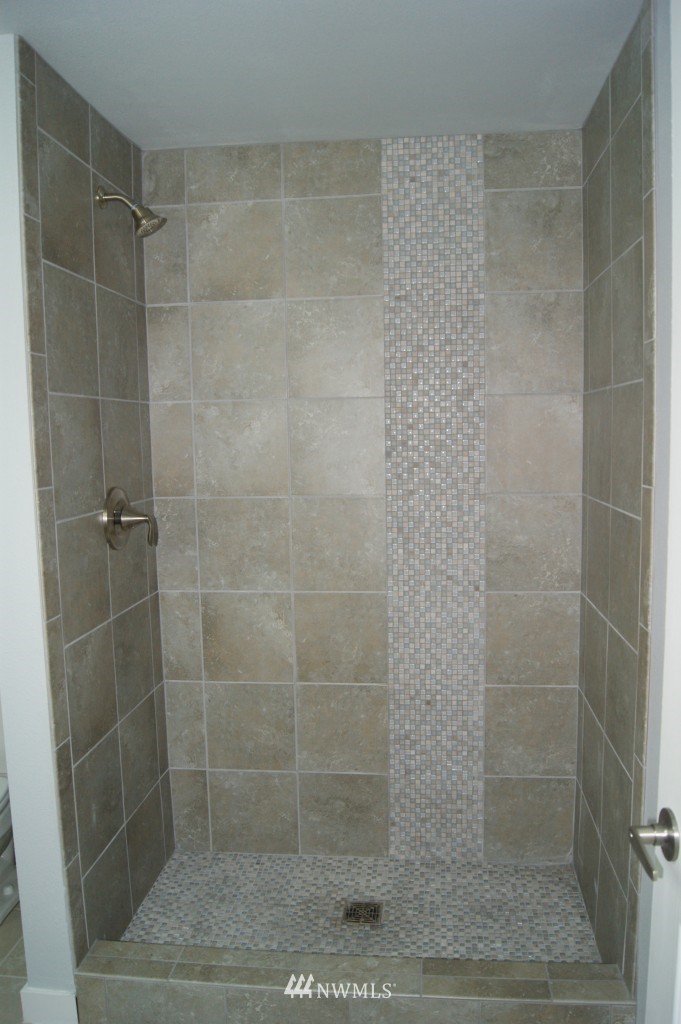 14419 158th Place Southeast Renton, WA 98059 - Photo 8 of 13
