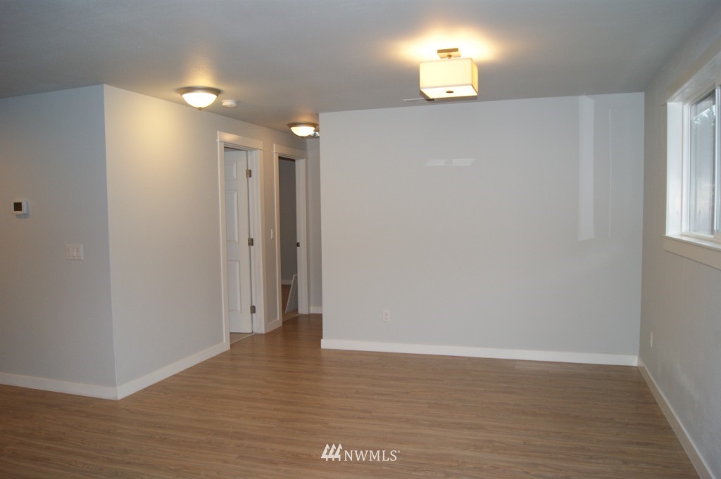 14419 158th Place Southeast Renton, WA 98059 - Photo 9 of 13