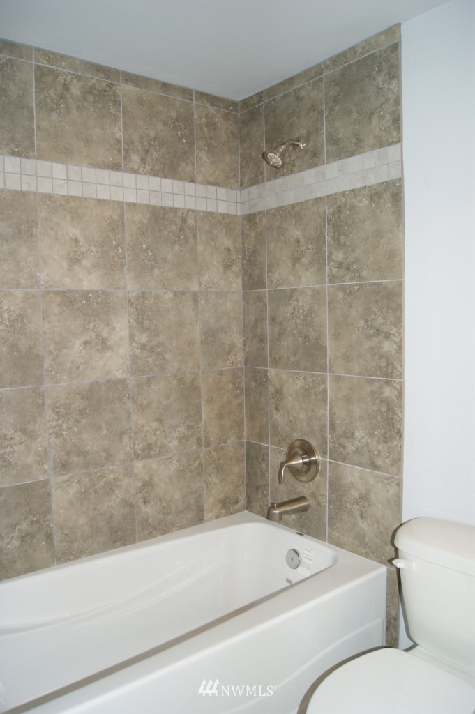 14419 158th Place Southeast Renton, WA 98059 - Photo 10 of 13