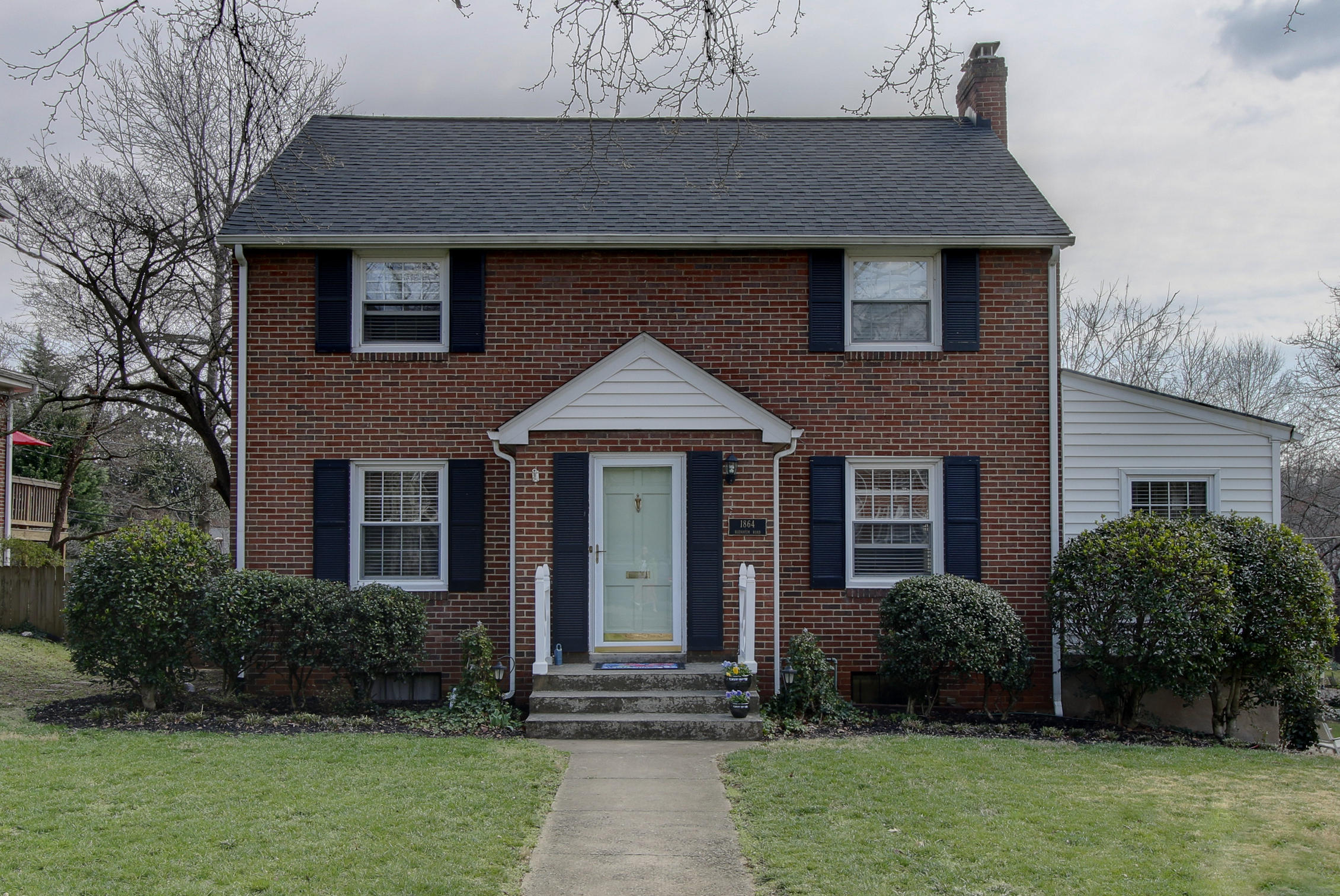 1864 Blenheim Road Southwest Roanoke, VA 24015 - Photo 4 of 37 _MG_3220_1_2