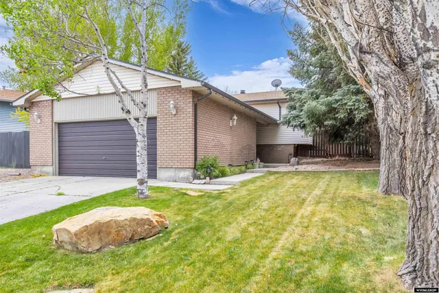 $360,000 | 212 Taylor Street, Rock Springs, WY 82901