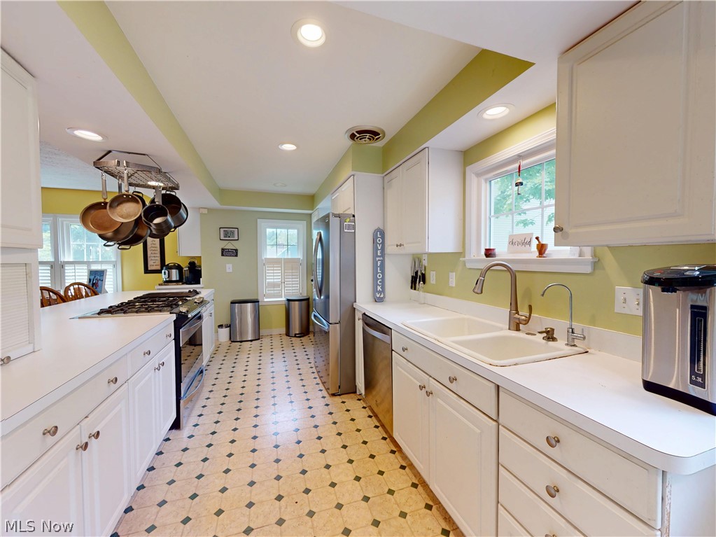 33430 Pettibone Road Solon, OH 44139 - Photo 9 of 37