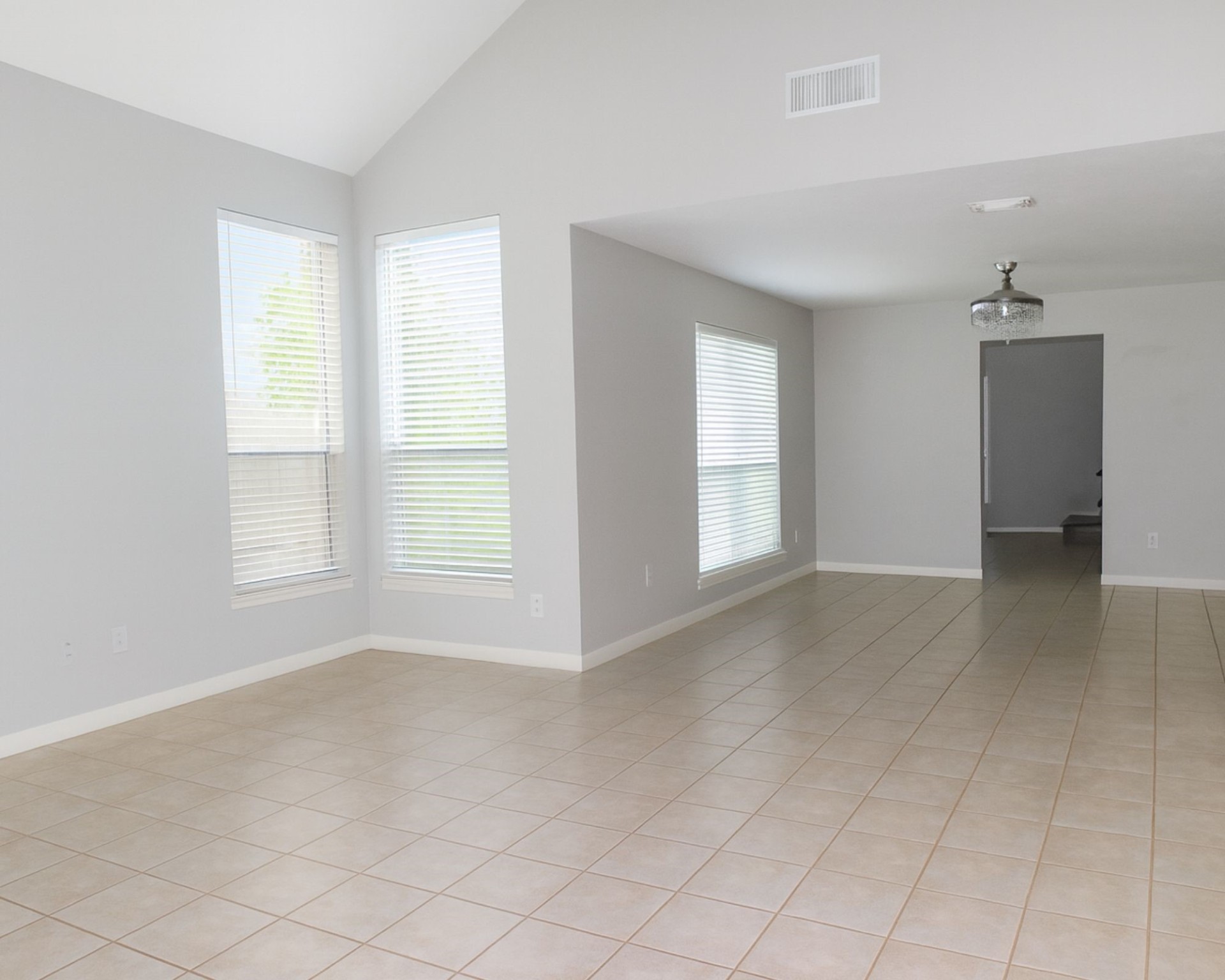 29322 Fox River Drive Spring, TX 77386 - Photo 5 of 24 Living Area