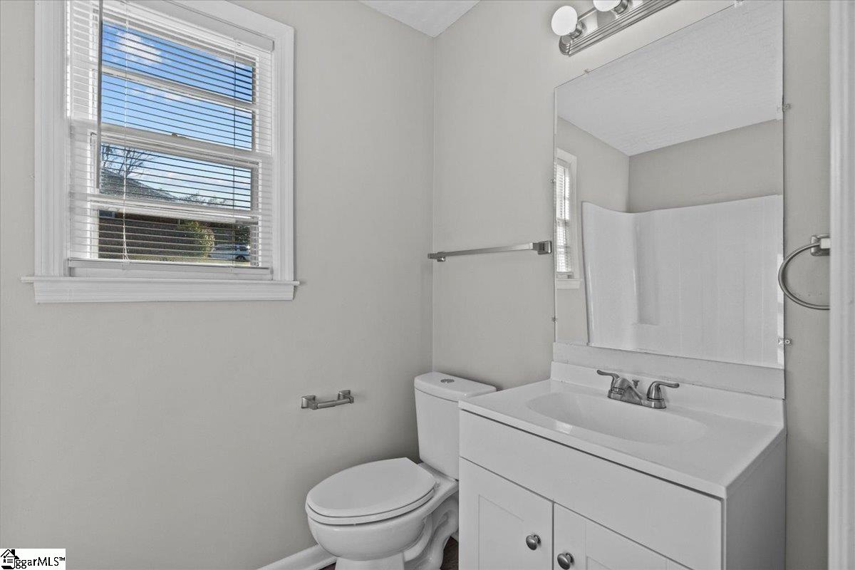 161 Oak Street Boiling Springs, SC 29316 - Photo 17 of 36