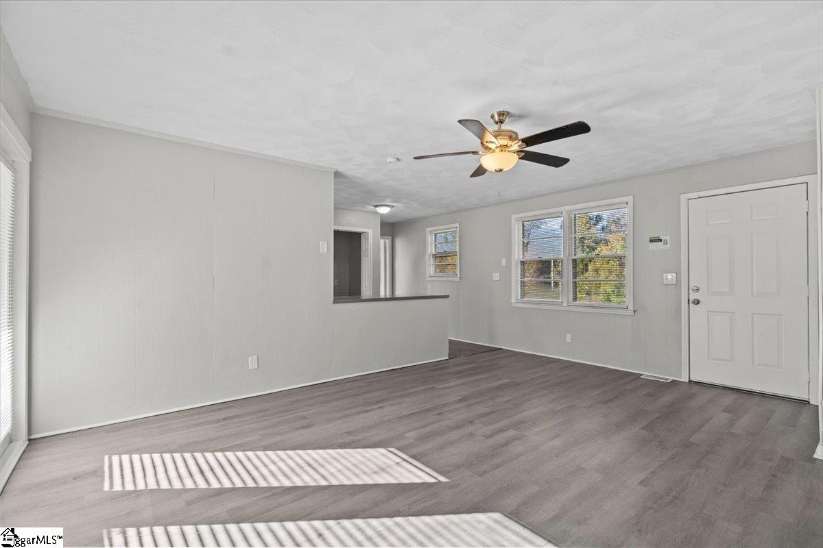 161 Oak Street Boiling Springs, SC 29316 - Photo 5 of 36