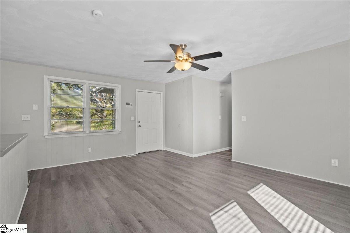 161 Oak Street Boiling Springs, SC 29316 - Photo 6 of 36