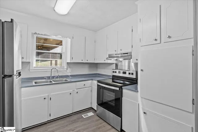 $217,000 | 161 Oak Street, Boiling Springs, SC 29316