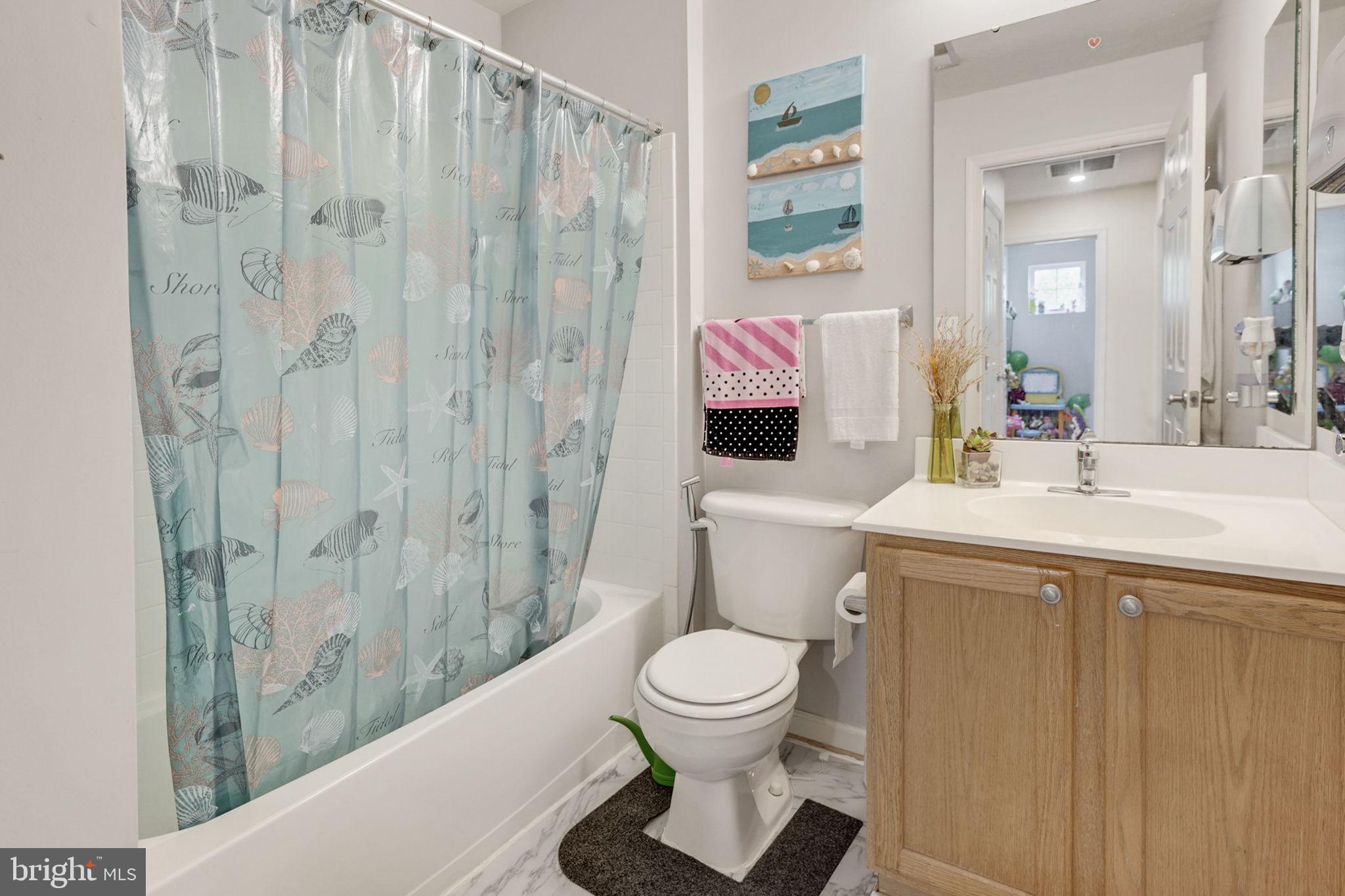 14729 Links Pond Circle Gainesville, VA 20155 - Photo 28 of 38 Upper Level Full Bathroom