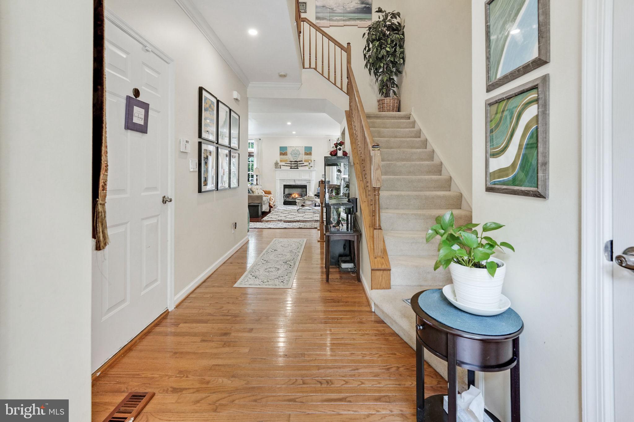 14729 Links Pond Circle Gainesville, VA 20155 - Photo 4 of 38 Foyer