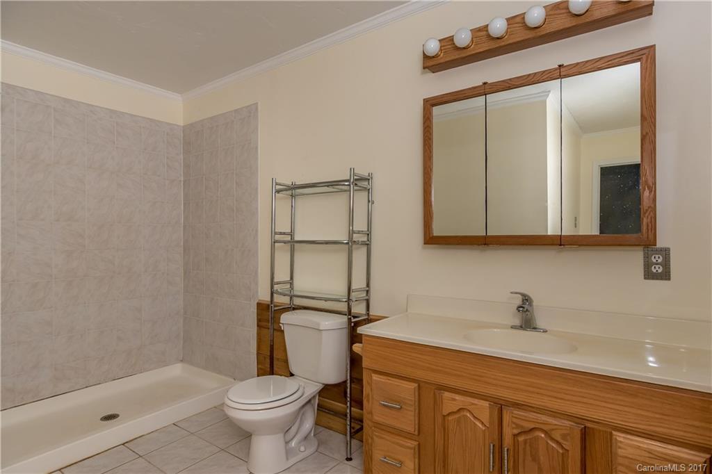 13740 Woody Point Road, Unit 19 Charlotte, NC 28278 - Photo 12 of 18 Gallery Image 12