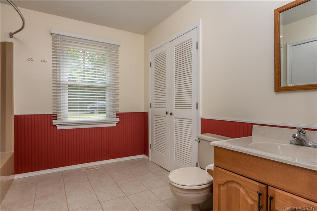 13740 Woody Point Road, Unit 19 Charlotte, NC 28278 - Photo 14 of 18 Gallery Image 14
