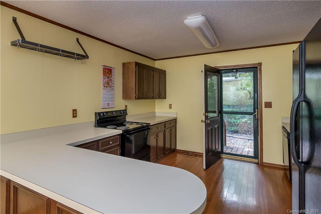 13740 Woody Point Road, Unit 19 Charlotte, NC 28278 - Photo 6 of 18 Gallery Image 6
