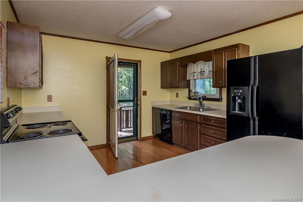 13740 Woody Point Road, Unit 19 Charlotte, NC 28278 - Photo 8 of 18 Gallery Image 8