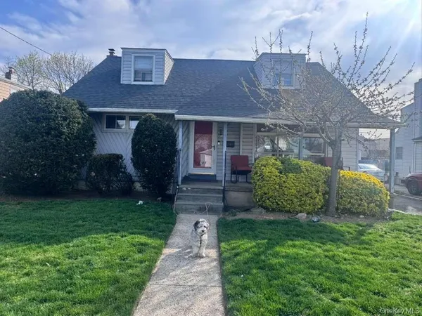 $1,275,000 | 289 Caryl Drive, Lawrence, NY 11559