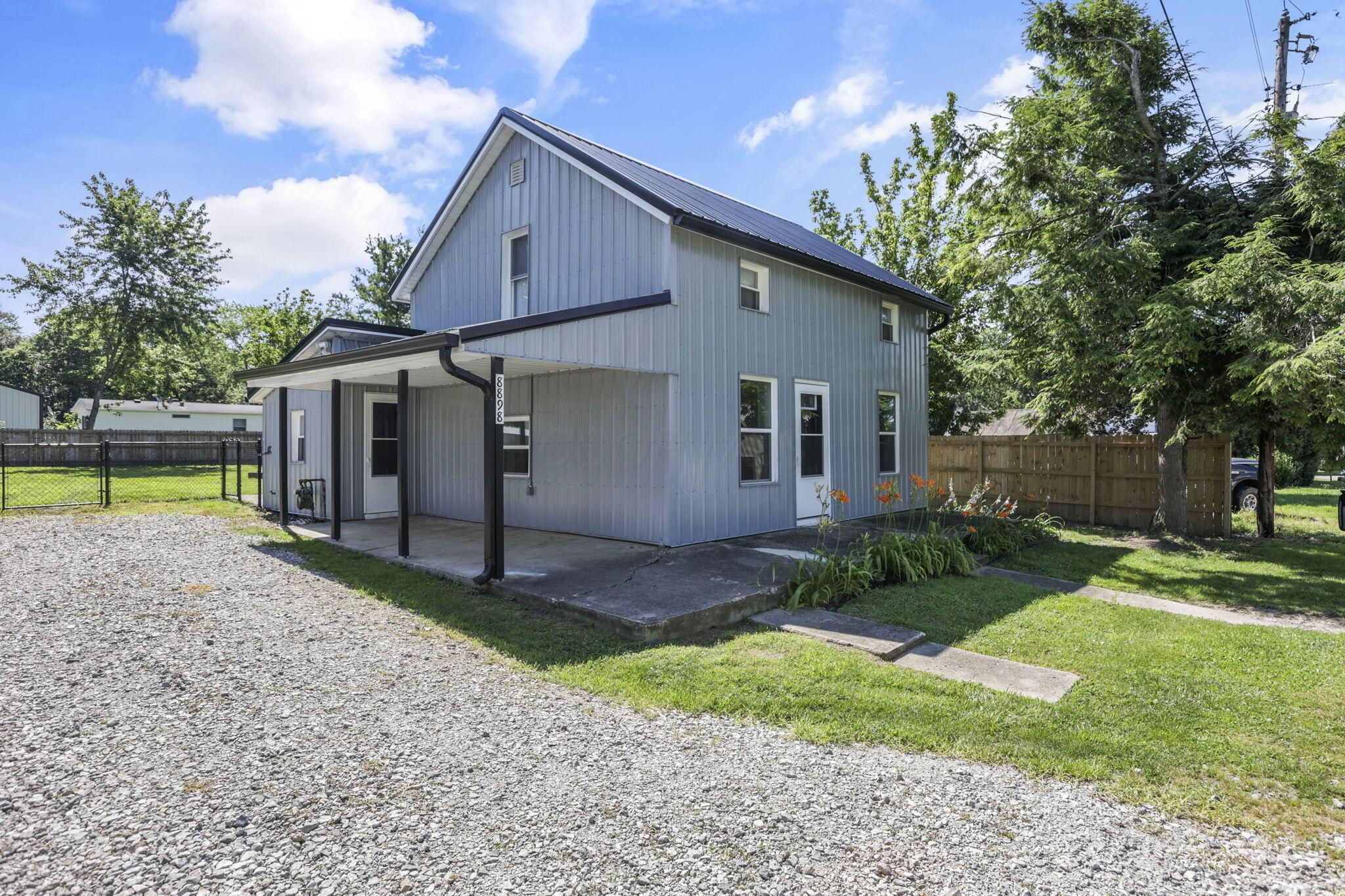 8898 Baker Road Stoutsville, OH 43154 - Photo 2 of 27 2-web-or-mls-LO5A0143