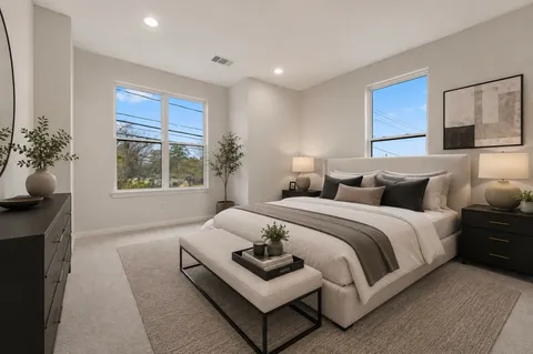 $290,000 | 102 East 44th Street, Unit C, Houston, TX 77018