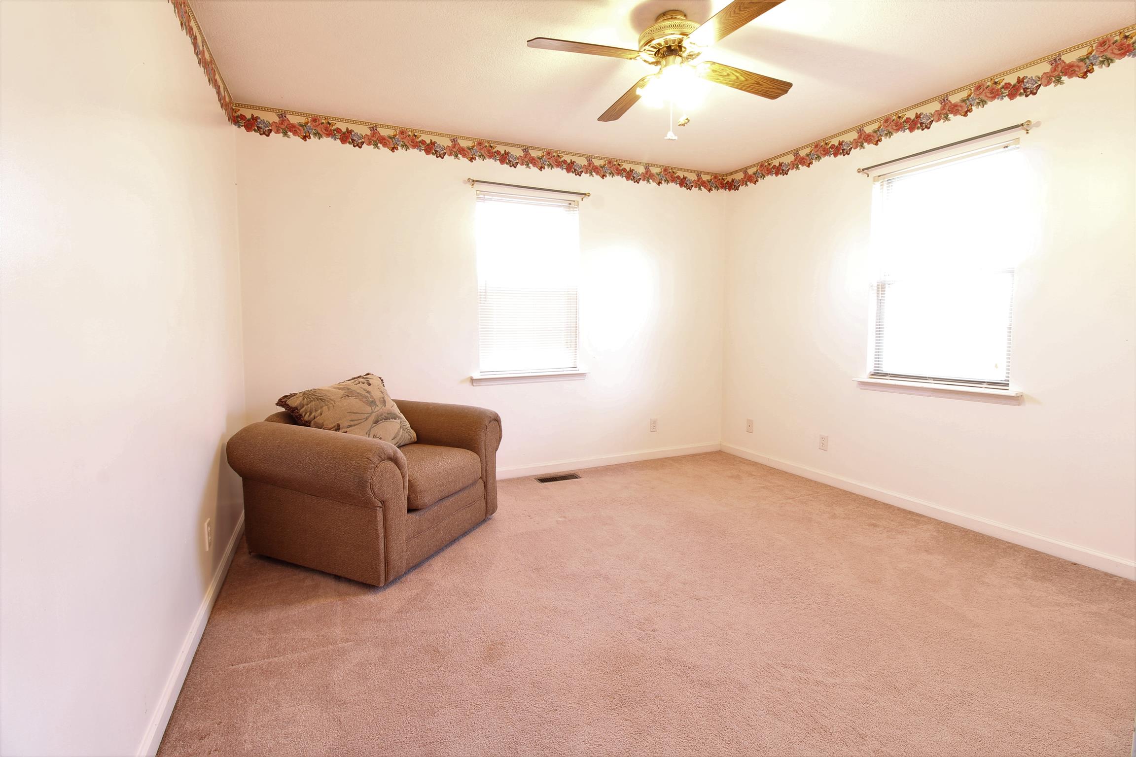 176 Simons Boulevard Morrison, TN 37357 - Photo 16 of 21 a living room with furniture and a window