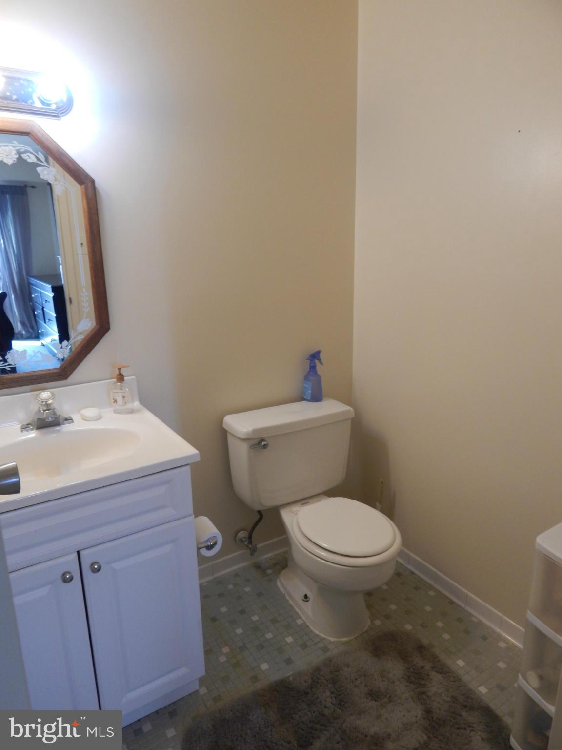 6151 Edsall Road, Unit J Alexandria, VA 22304 - Photo 12 of 13 Bath (Master)