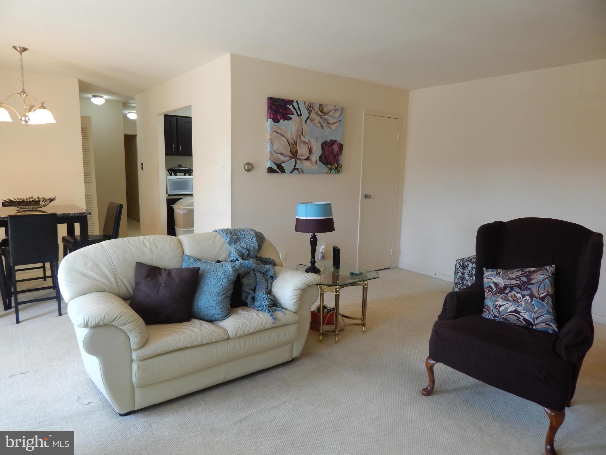 6151 Edsall Road, Unit J Alexandria, VA 22304 - Photo 3 of 13 Living Room