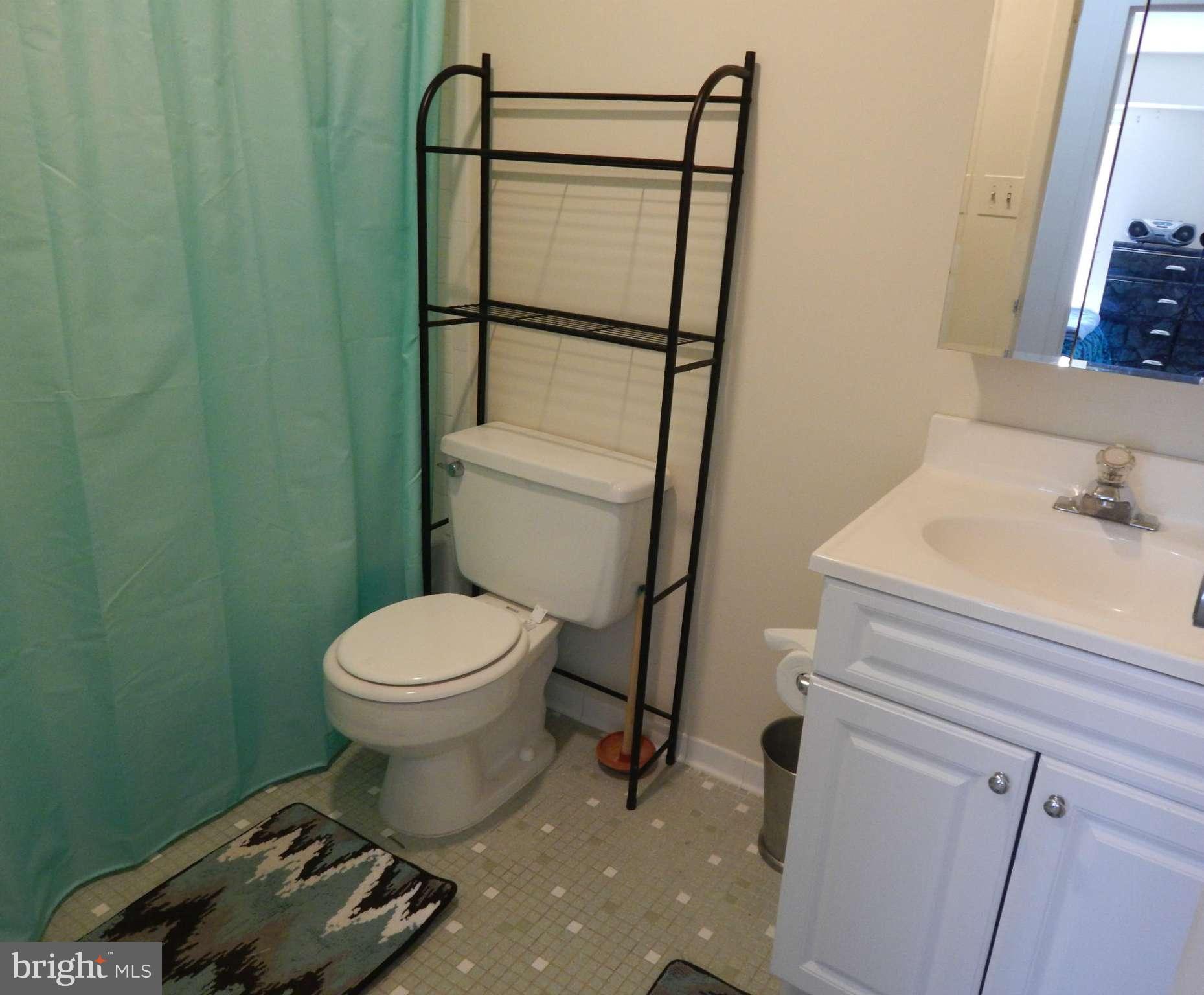 6151 Edsall Road, Unit J Alexandria, VA 22304 - Photo 7 of 13 Bath