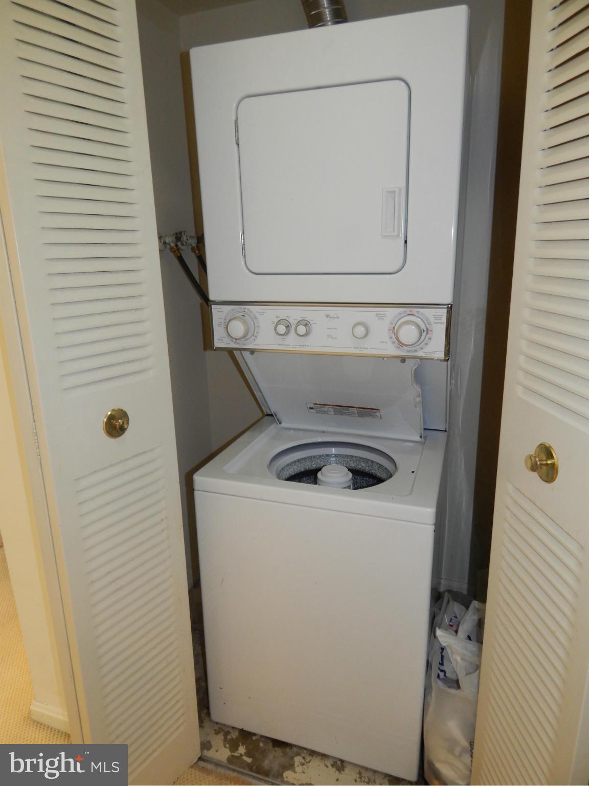 6151 Edsall Road, Unit J Alexandria, VA 22304 - Photo 8 of 13 Washer/Dryer