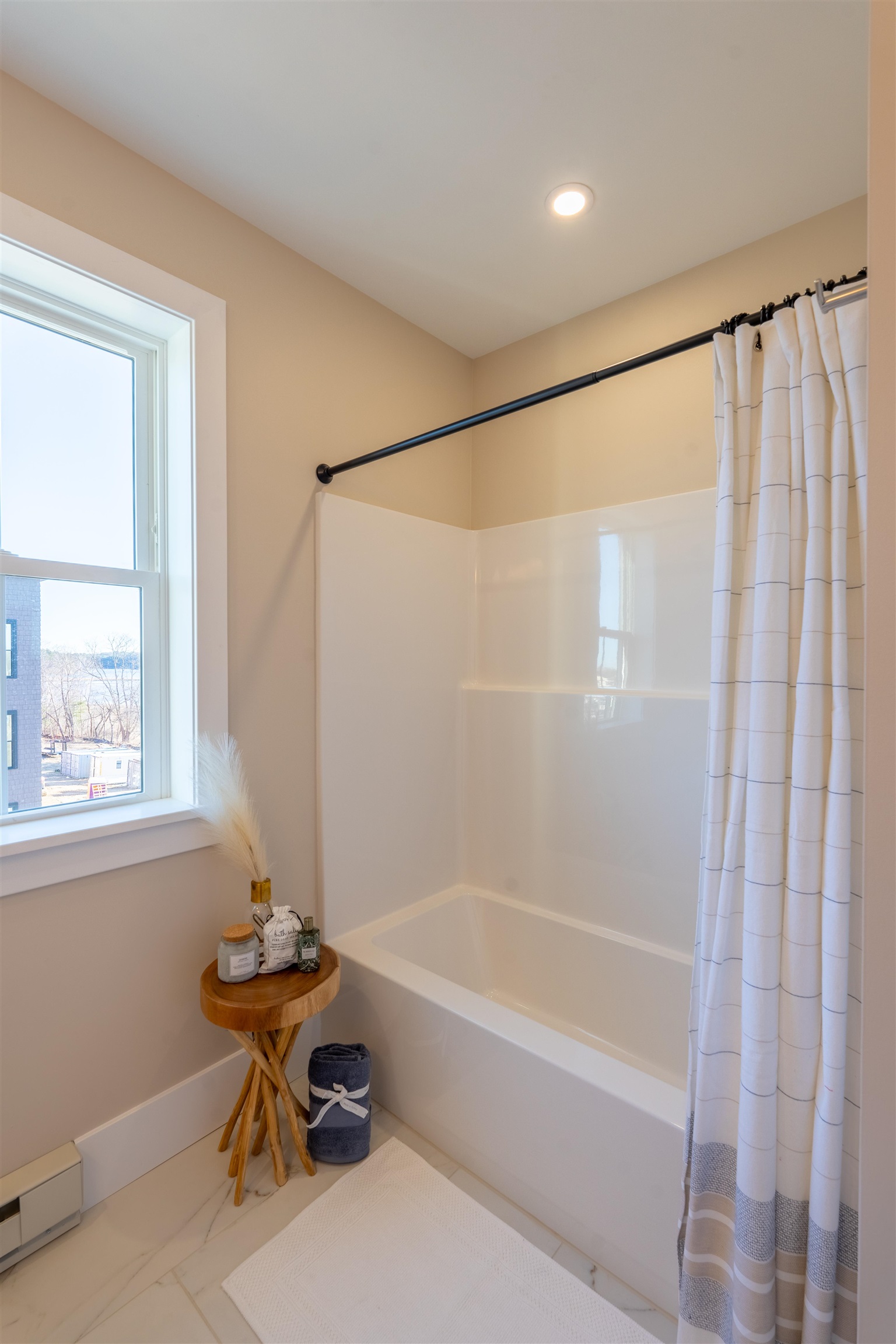 815 Lafayette Road, Unit 102 Portsmouth, NH 03801 - Photo 12 of 27