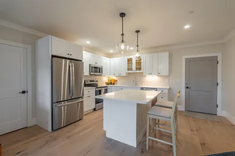 $3,600 | 815 Lafayette Road, Unit 102, Portsmouth, NH 03801