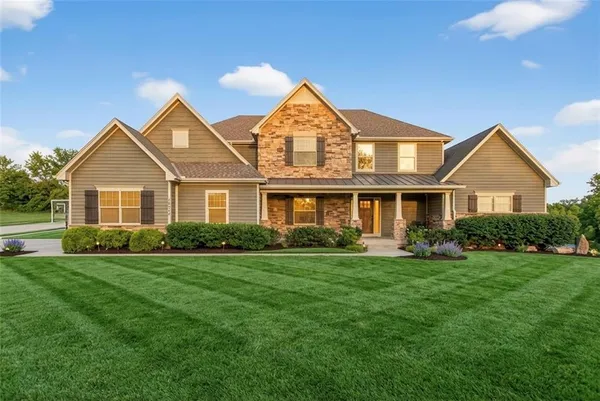 $1,300,000 | 10509 North Hedges Avenue, Kansas City, MO 64157