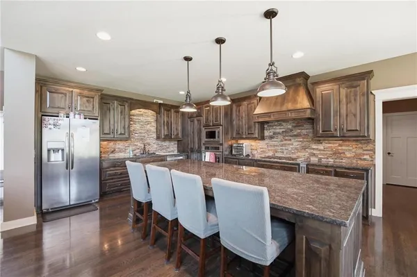 $1,300,000 | 10509 North Hedges Avenue, Kansas City, MO 64157