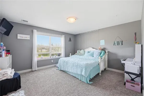 $1,300,000 | 10509 North Hedges Avenue, Kansas City, MO 64157