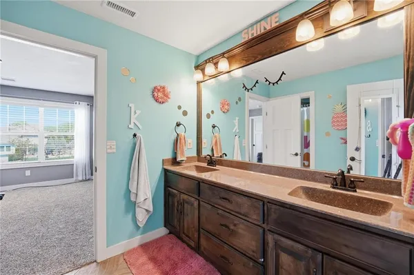 $1,300,000 | 10509 North Hedges Avenue, Kansas City, MO 64157