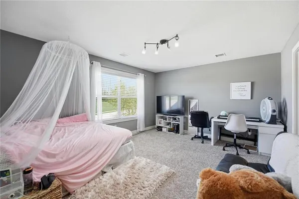 $1,300,000 | 10509 North Hedges Avenue, Kansas City, MO 64157