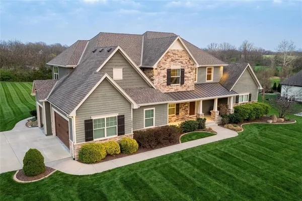$1,300,000 | 10509 North Hedges Avenue, Kansas City, MO 64157
