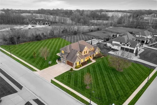 $1,300,000 | 10509 North Hedges Avenue, Kansas City, MO 64157