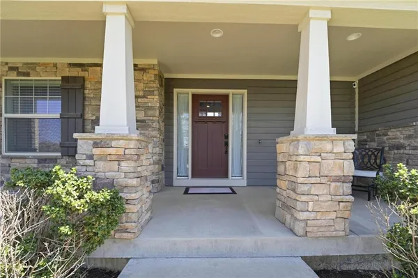 $1,300,000 | 10509 North Hedges Avenue, Kansas City, MO 64157