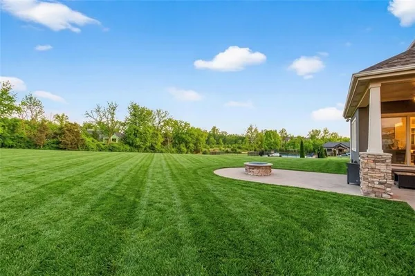 $1,300,000 | 10509 North Hedges Avenue, Kansas City, MO 64157