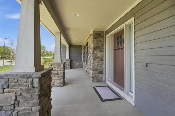 $1,300,000 | 10509 North Hedges Avenue, Kansas City, MO 64157