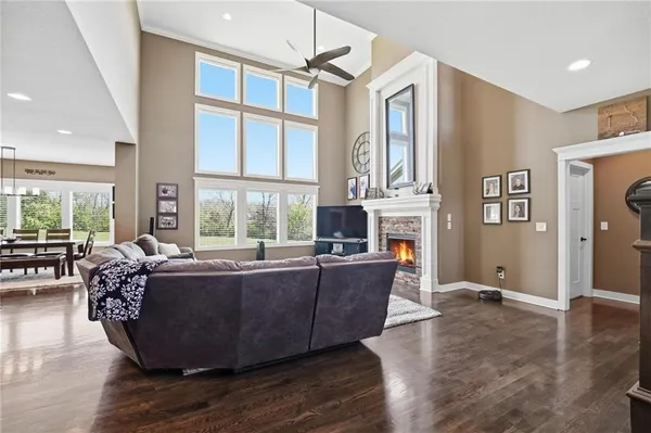 $1,300,000 | 10509 North Hedges Avenue, Kansas City, MO 64157