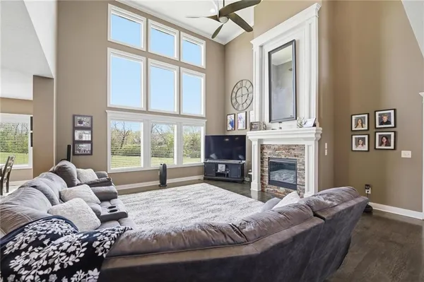 $1,300,000 | 10509 North Hedges Avenue, Kansas City, MO 64157