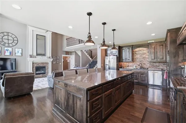 $1,300,000 | 10509 North Hedges Avenue, Kansas City, MO 64157