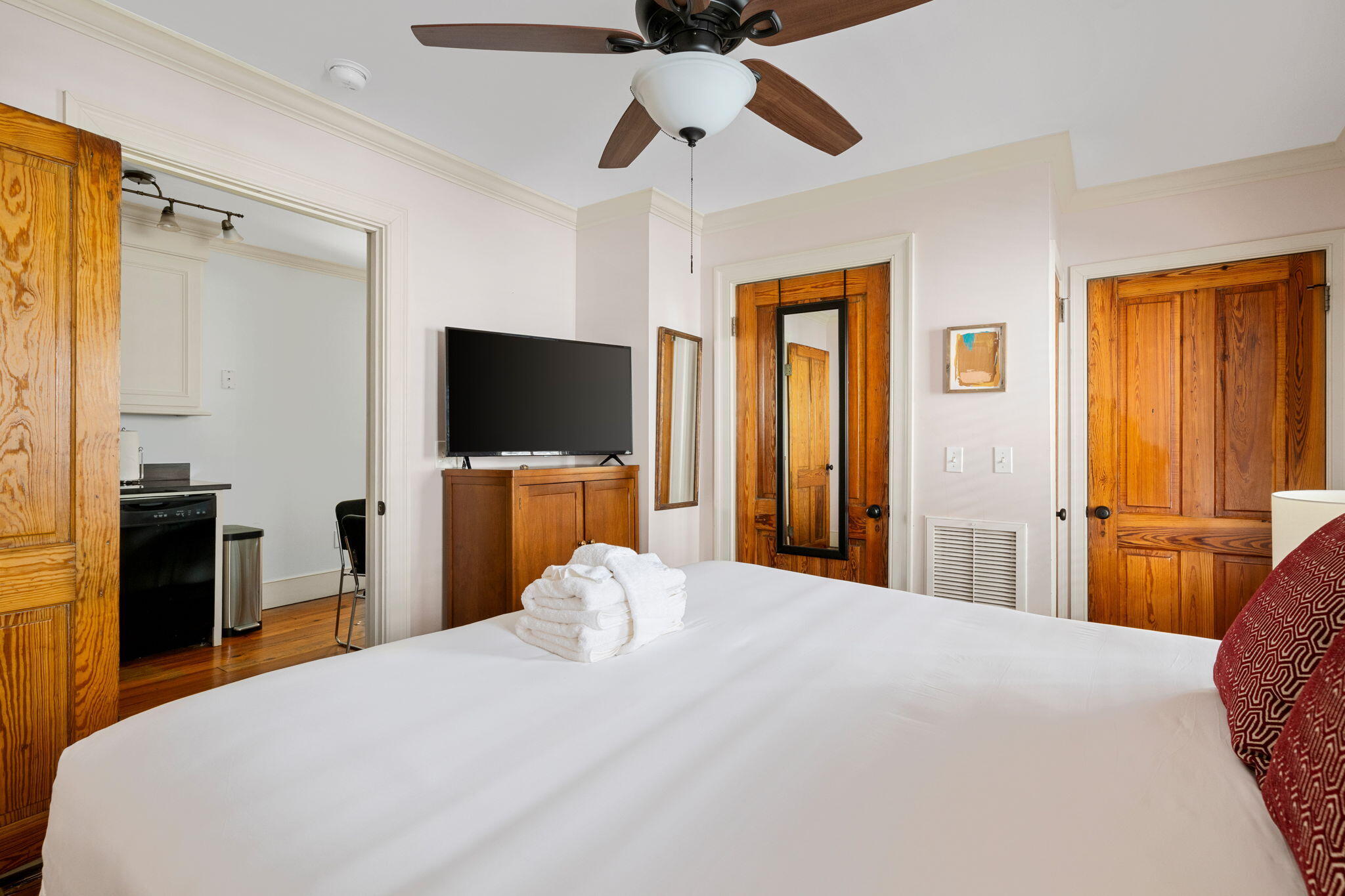 162 Spring Street, Unit A Charleston, SC 29403 - Photo 10 of 19