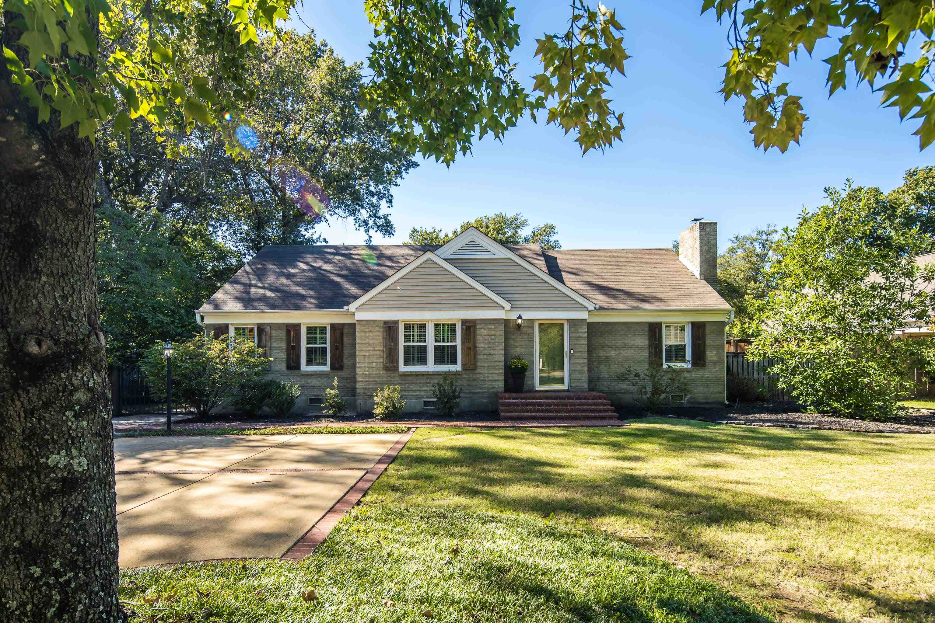 73 North Goodlett Street Memphis, TN 38117 - Photo 1 of 36 a front view of a house with a yard