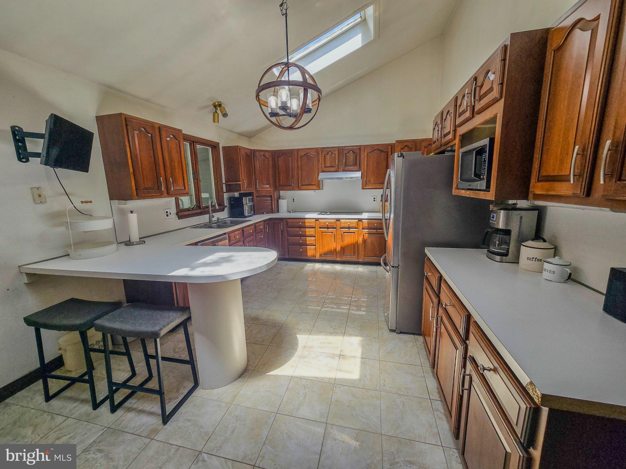 33 Delwood Road Cherry Hill, NJ 08002 - Photo 7 of 27 Spacious kitchen with natural light.