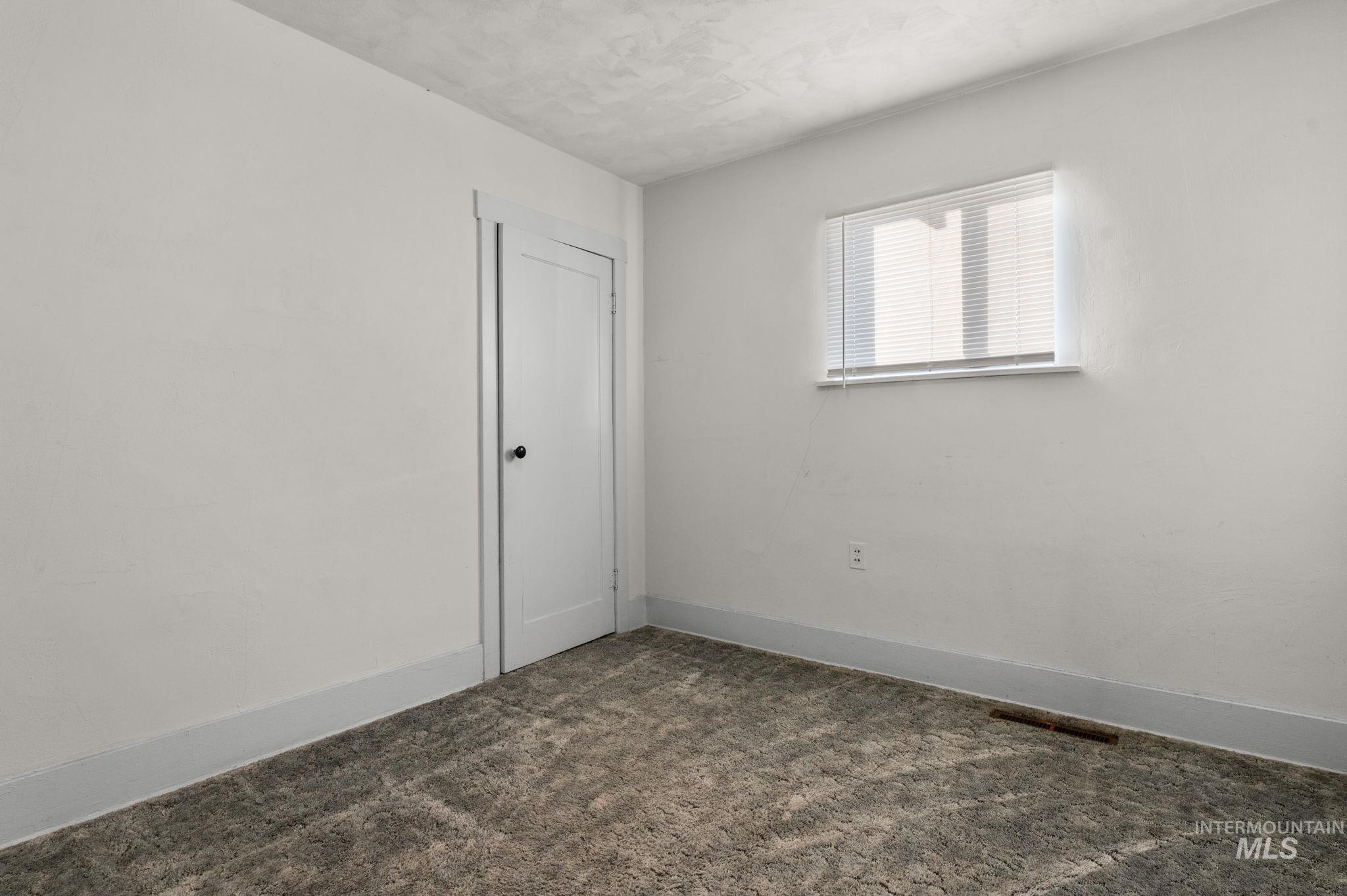 1450 Elm Street Clarkston, WA 99403 - Photo 5 of 50